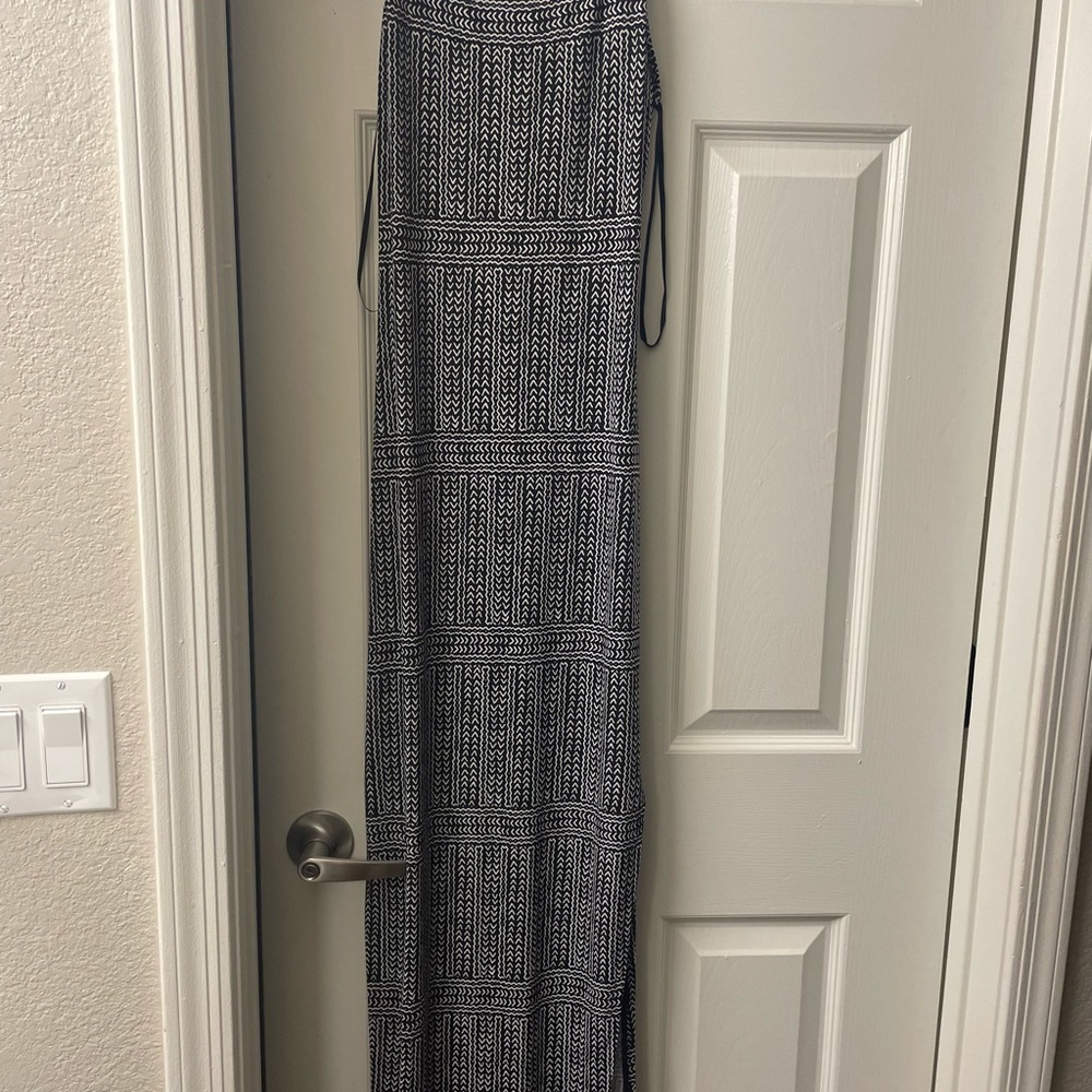 Size small black and white BCBG dress, never worn still has tags